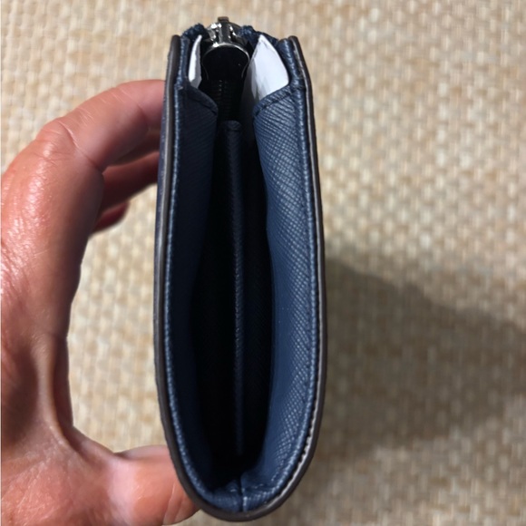 Michael Kors Jet Set Travel Saffiano Leather Large  3/4 Zip Navy Blue Wallet - Picture 3 of 8